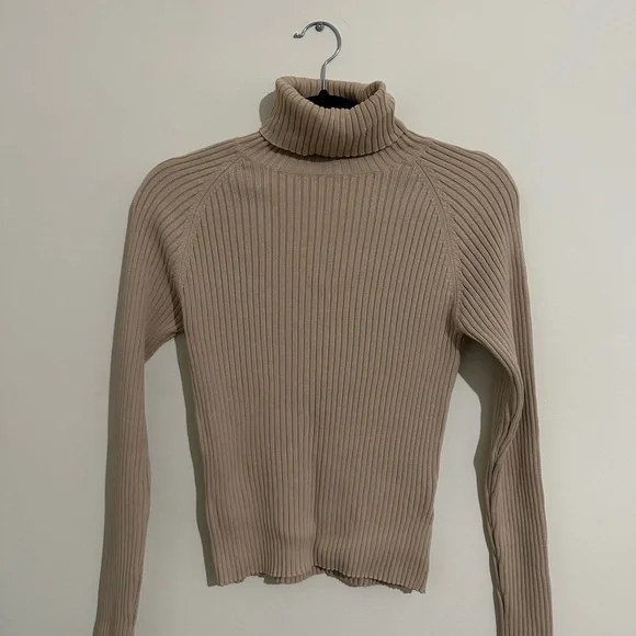 Cream Ribbed Turtleneck Sweater - Picture 5 of 7